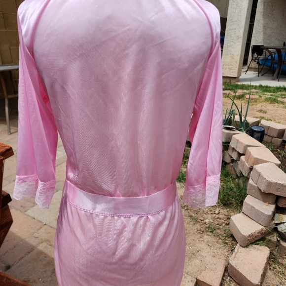 Pink Robe Med nwt - Picture 5 of 9